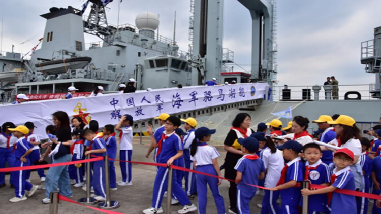 共慶海軍節(jié) 共系國防情！