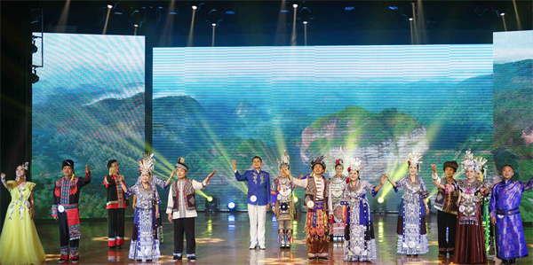 少數(shù)民族歌王爭(zhēng)霸賽總決賽在通道落下帷幕