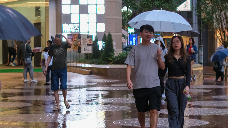 天文臺晚上10時發(fā)特別提示：預(yù)計(jì)本港未來一兩小時可能受冰雹影響