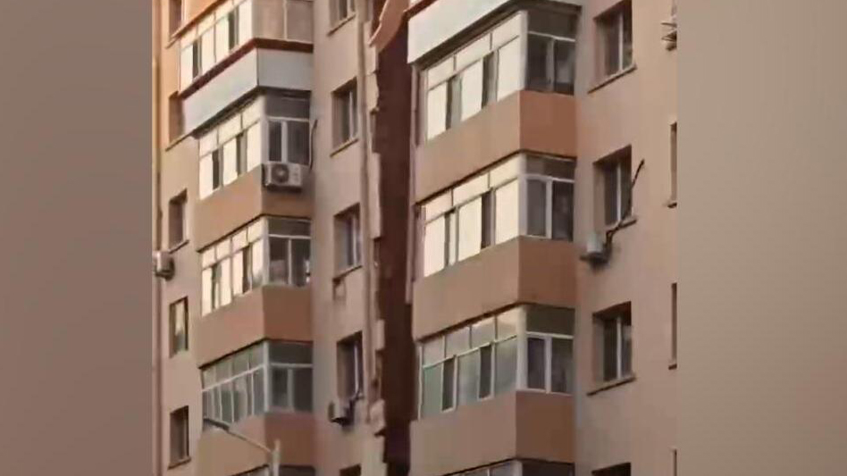 黑龍江哈爾濱一小區(qū)樓體整體傾斜 官方通報(bào)：處於空置狀態(tài) 決定拆除