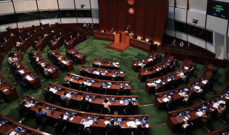 政府就強(qiáng)制舉報(bào)虐兒條例提多項(xiàng)修訂 容許專業(yè)人員有合理辯解下不舉報(bào)