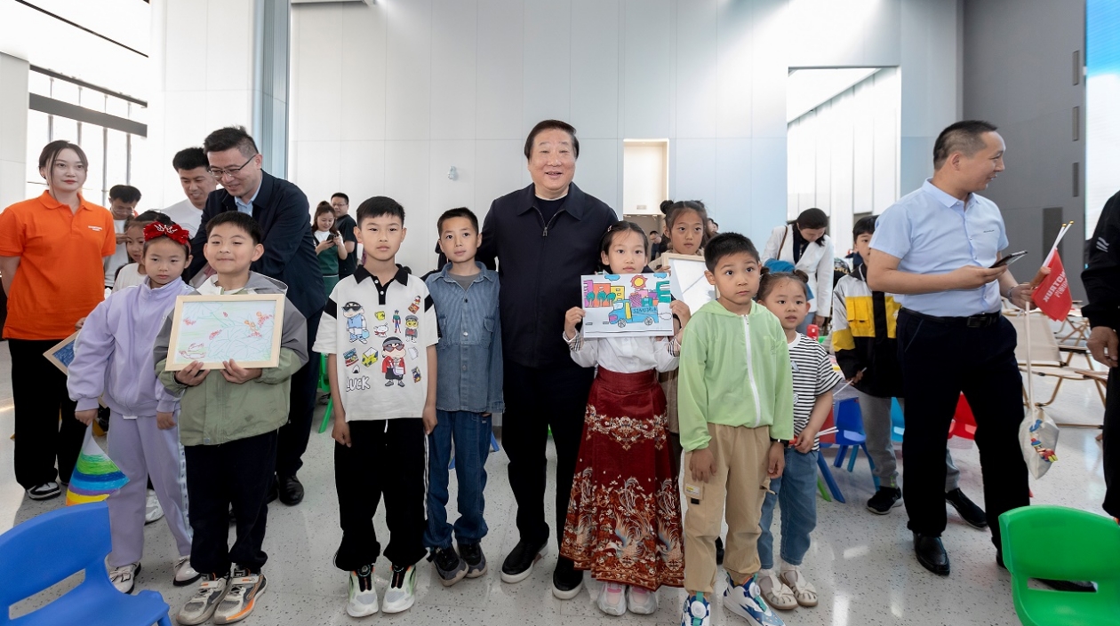 開(kāi)放的重汽歡迎您！