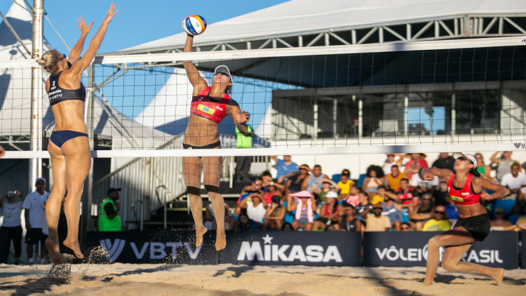 世界沙排巡迴賽巴西利亞精英16強(qiáng)賽揭幕