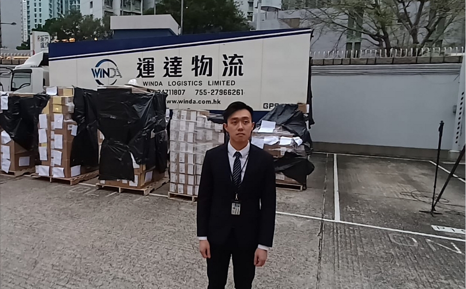 突發(fā)丨警拘物流公司新聘司機　涉盜取400萬元電子零件