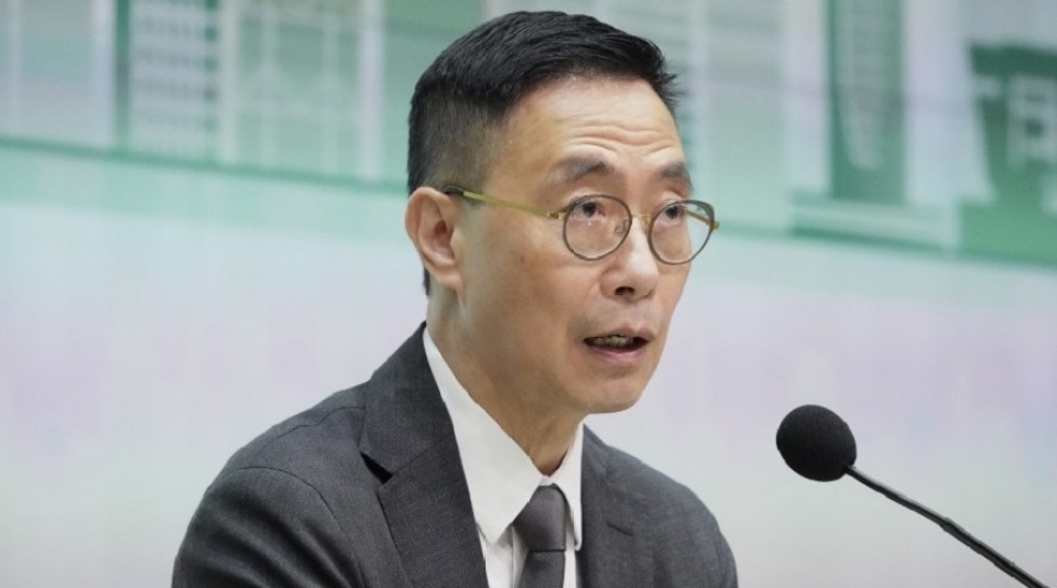 楊潤(rùn)雄祝賀香港劍擊男子花劍團(tuán)隊(duì)勇奪金牌