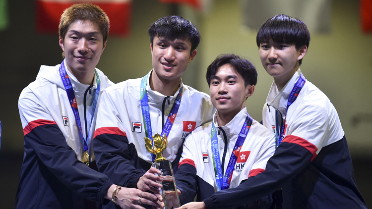 花劍世界盃團(tuán)體賽 | 克服落後8分劣勢(shì)反勝意大利 港男隊(duì)45:41奪冠創(chuàng)歷史