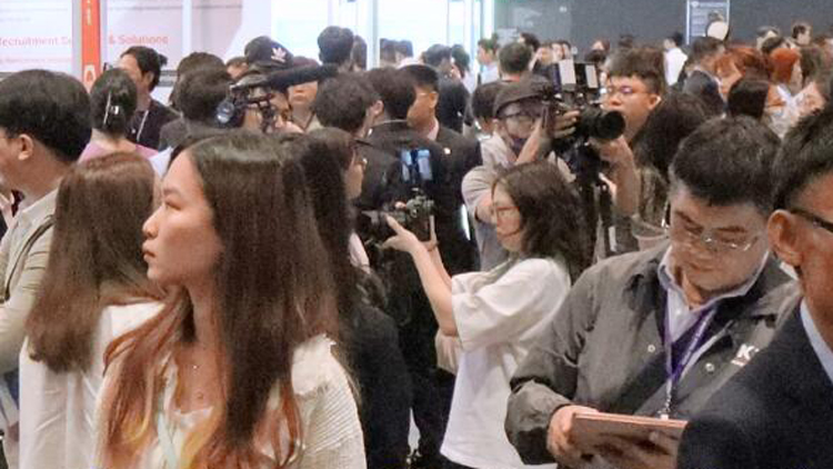 有片 | 「機(jī)遇匯人才博覽展」彰顯香港國(guó)際優(yōu)勢(shì) 要聚才更要留才