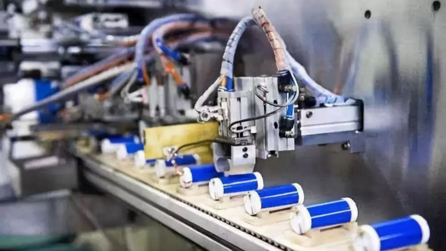 【大行報(bào)告】麥格理?yè)乌M鋒鋰業(yè) 稱行業(yè)最差情況已過(guò)