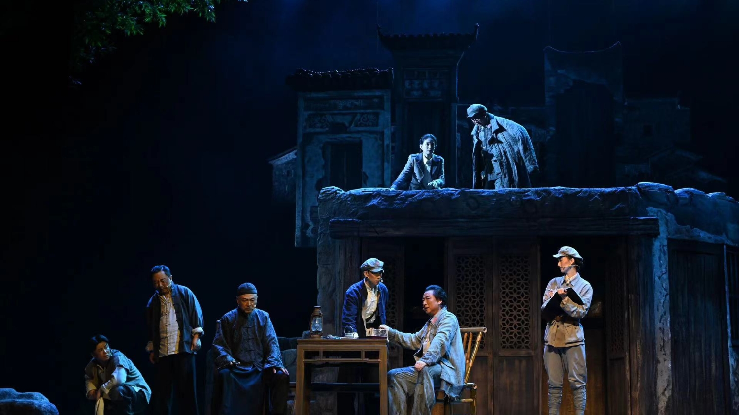 話劇《叩響》在深圳龍崗首演！深贛合作反映尋烏調(diào)查歷史