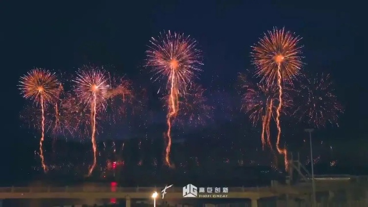 有片丨深圳企業(yè)「閃亮」巴黎奧運(yùn) 龍崗無人機(jī)用「賽博煙花」點(diǎn)亮法蘭西夜空！