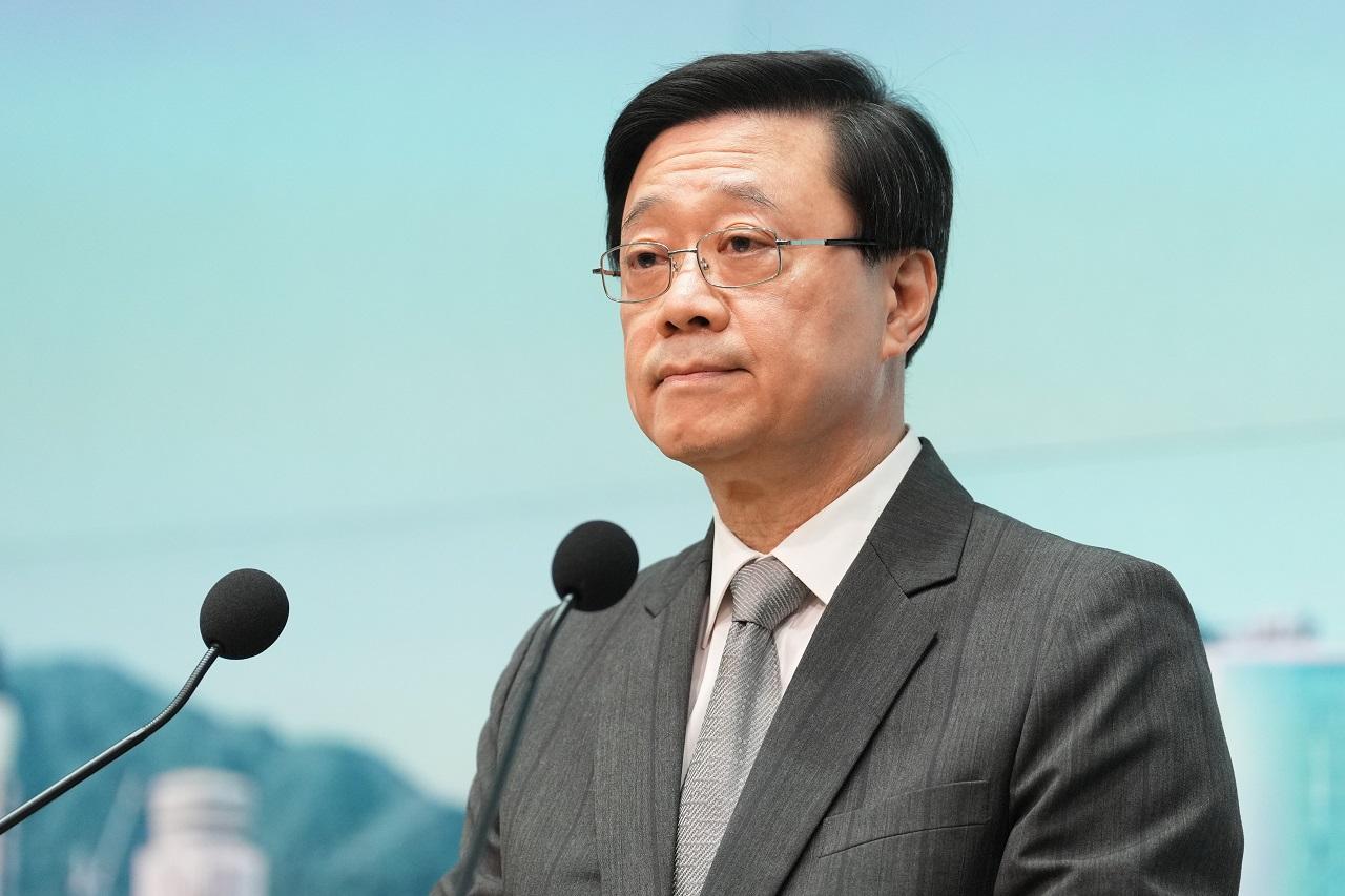 李家超回應(yīng)社工註冊(cè)局事件：絕對(duì)支持撥亂反正措施