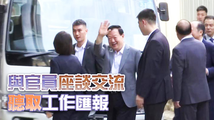 夏寶龍?jiān)诎拈T考察第二日 落區(qū)飲茶了解市政