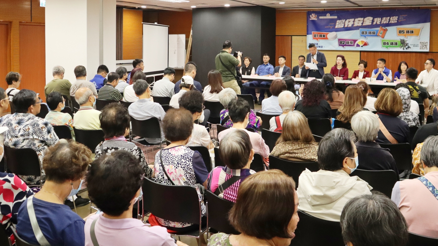 「灣仔安全我?guī)湍　瓜盗蟹?wù)展開 冀消除社區(qū)安全隱患