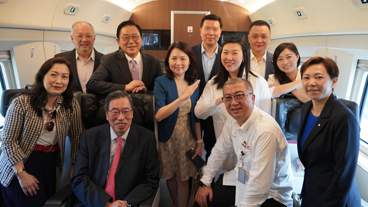 立法會(huì)東盟考察團(tuán)乘雅萬高鐵 體驗(yàn)國(guó)家與印尼合作成果