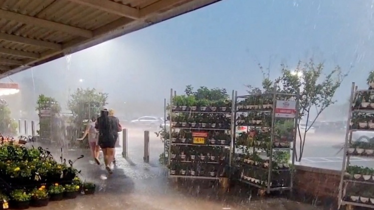 暴風(fēng)雨席捲美國(guó)休斯敦致至少4人死亡