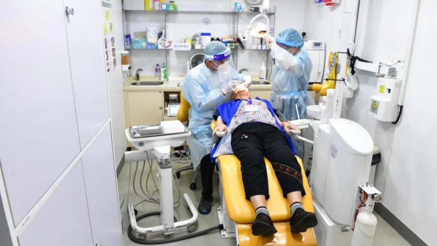 葵青健齒日 醫(yī)療專車提供服務(wù)