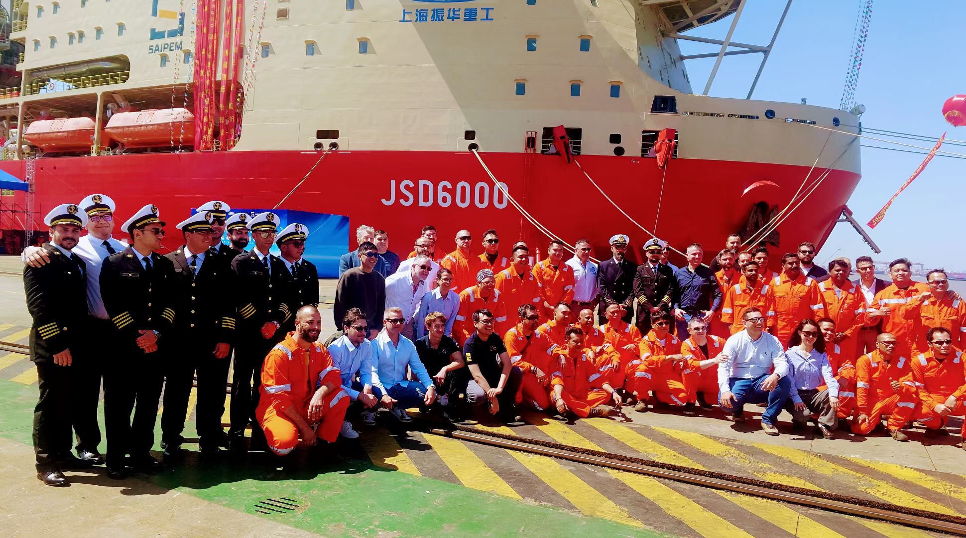 再添「海上重器」！全球領(lǐng)先深水起重鋪管船順利完工