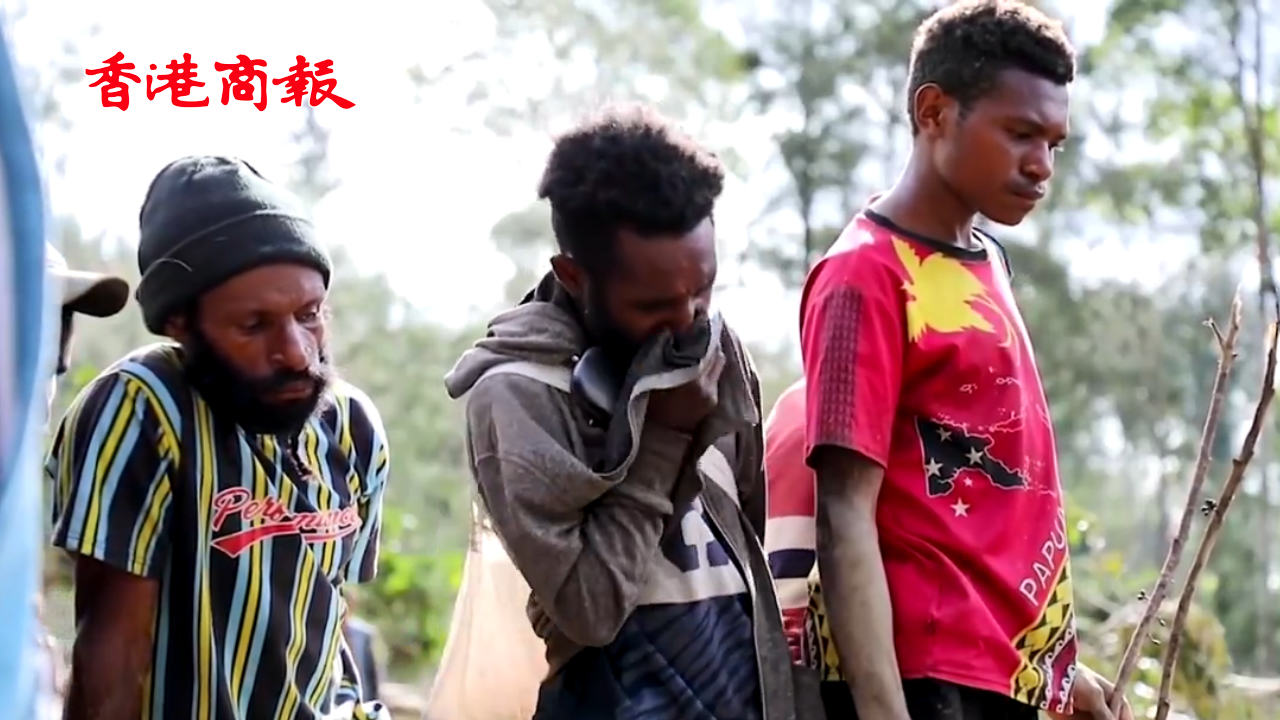 有片丨超2000多人因山體滑坡被埋 巴布亞新幾內(nèi)亞總理稱(chēng)極端天氣造成災(zāi)害