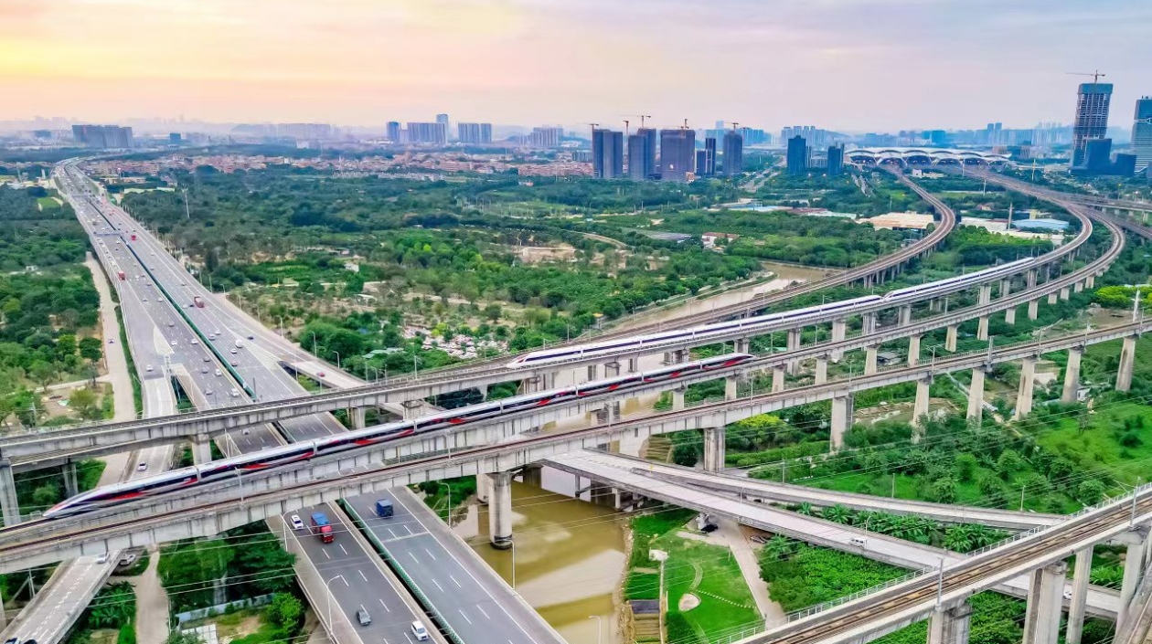 廣鐵預(yù)計(jì)端午運(yùn)輸期發(fā)送旅客逾1000萬(wàn)人次