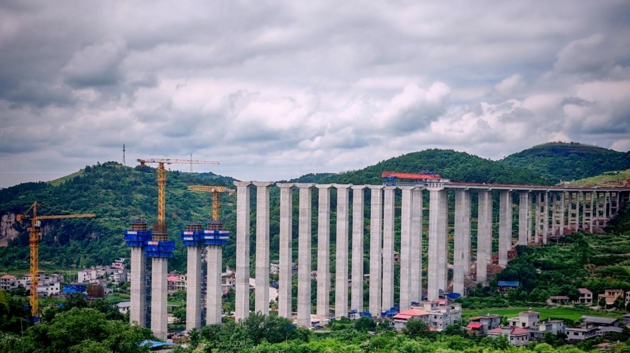 湘西南「大動脈」新新高速赤木特大橋加快建設(shè)