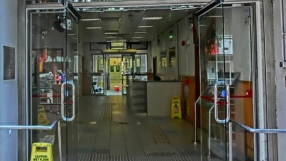 小西灣邨電表房起火爆炸 | 小西灣社區(qū)會(huì)堂庇護(hù)中心已開放