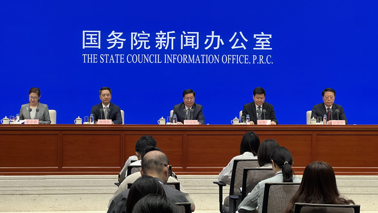 【推動(dòng)高質(zhì)量發(fā)展】重慶成為中西部地區(qū)首個(gè)GDP超三萬億元城市