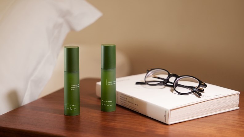 【美容】雙重精華日夜保濕修護(hù)