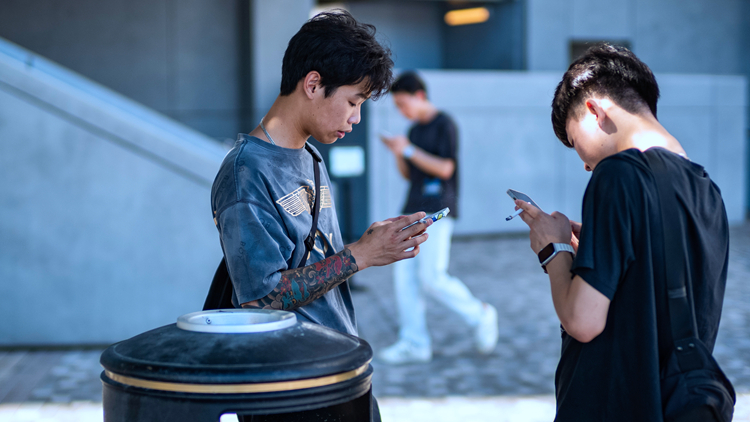 醫(yī)衞局冀禁止排隊(duì)吸煙建立社會(huì)氛圍 任何排隊(duì)情況下都不應(yīng)吸煙