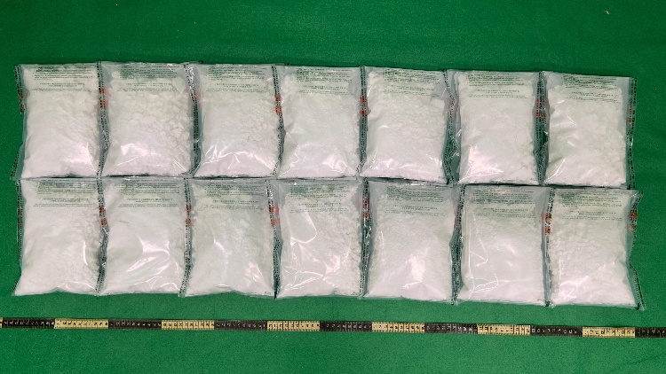 香港海關(guān)機(jī)場(chǎng)檢7公斤可卡因 價(jià)值約640萬(wàn)元可卡因 