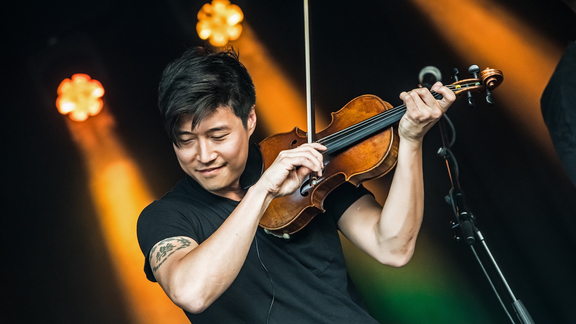 【文藝】格林美獎(jiǎng)音樂家 展現(xiàn)跨界演奏魅力