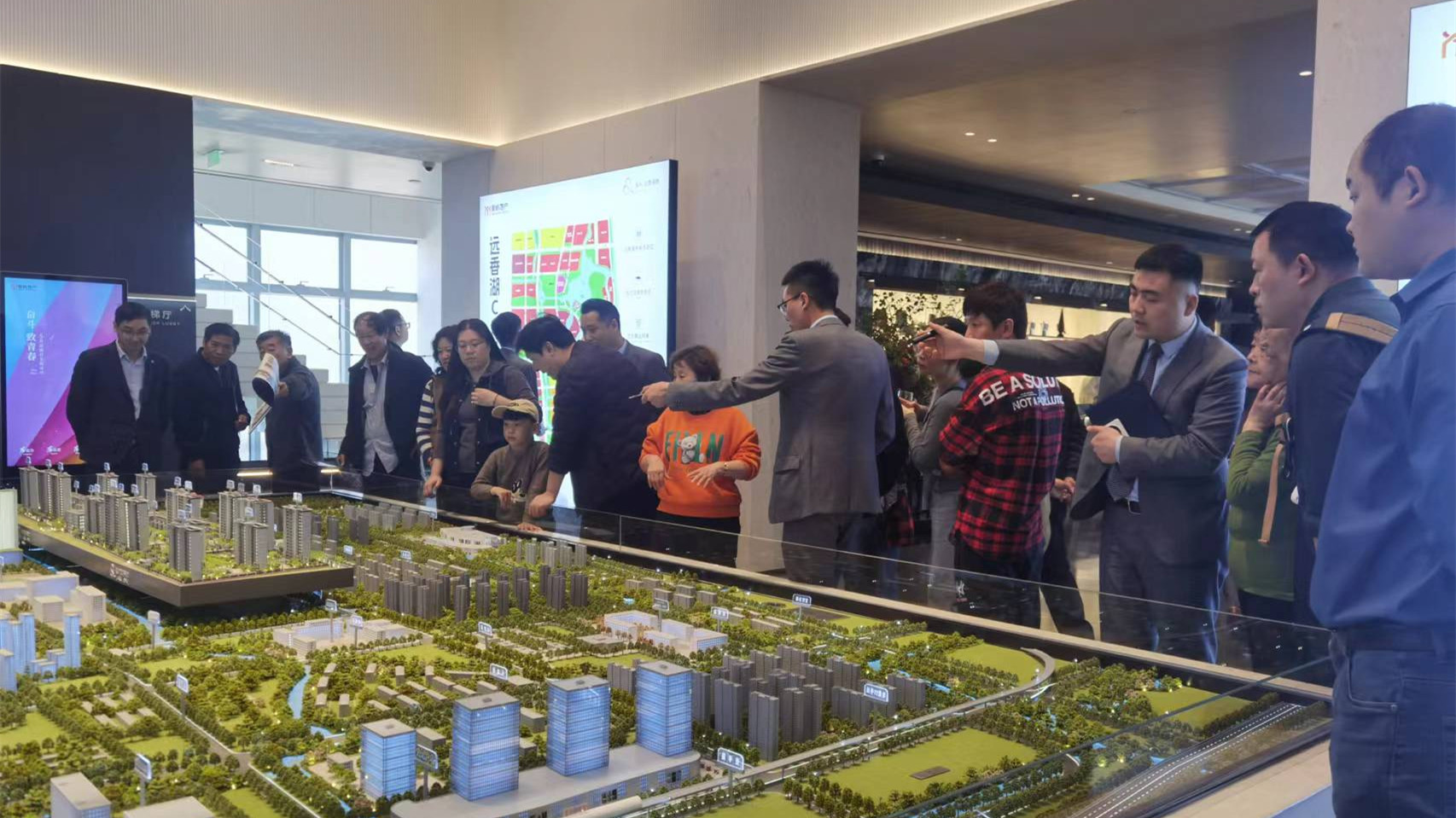 【財(cái)經(jīng)快評(píng)】?jī)?nèi)地樓市去庫(kù)存不能剃頭挑子一頭熱