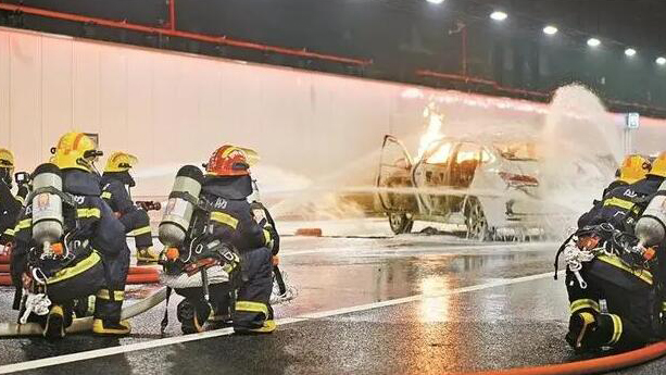 海陸空齊出動(dòng)！深中通道海底隧道綜合應(yīng)急演練舉行