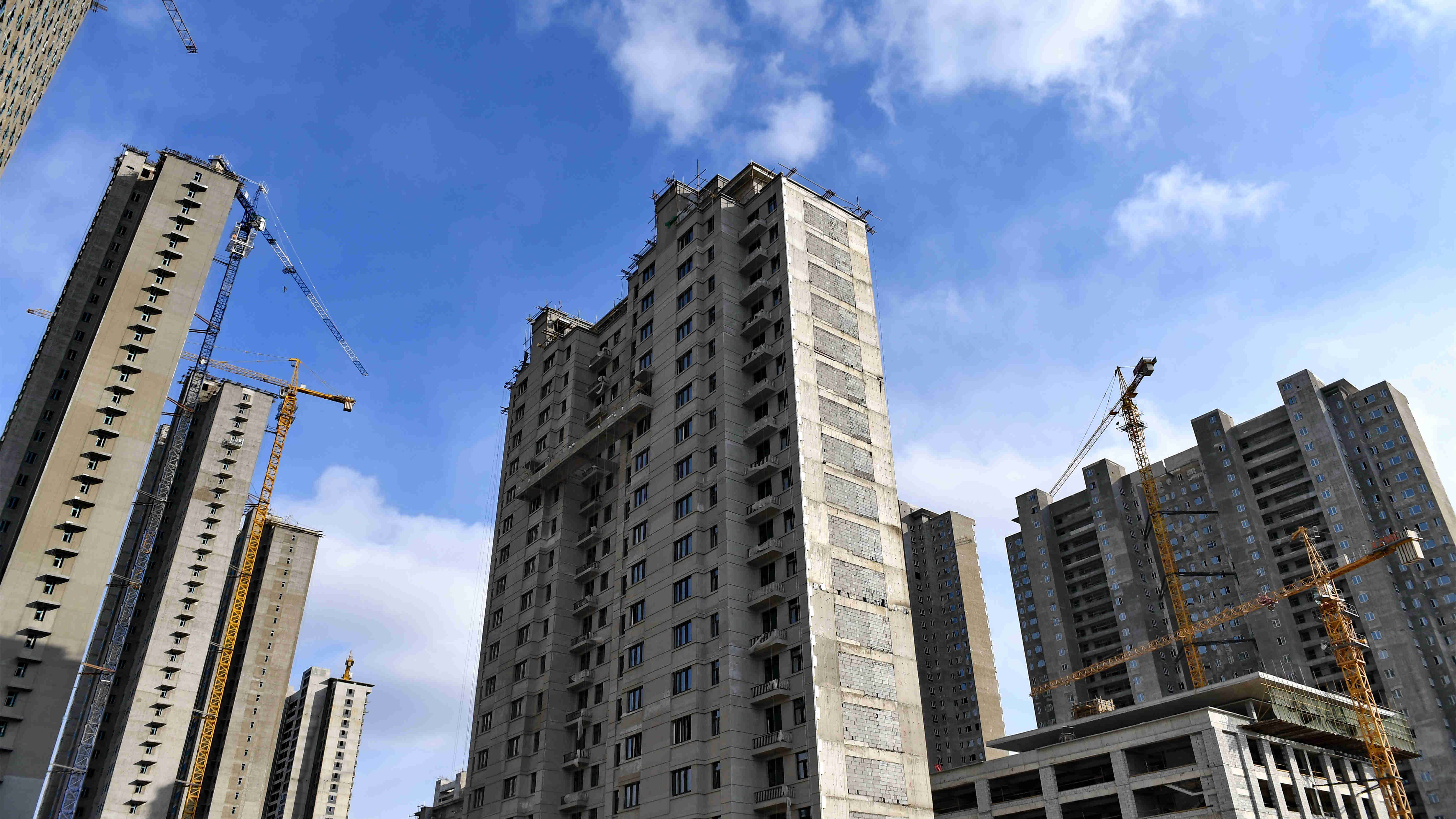 【財(cái)經(jīng)快評(píng)】?jī)?nèi)地樓市築底正在提速