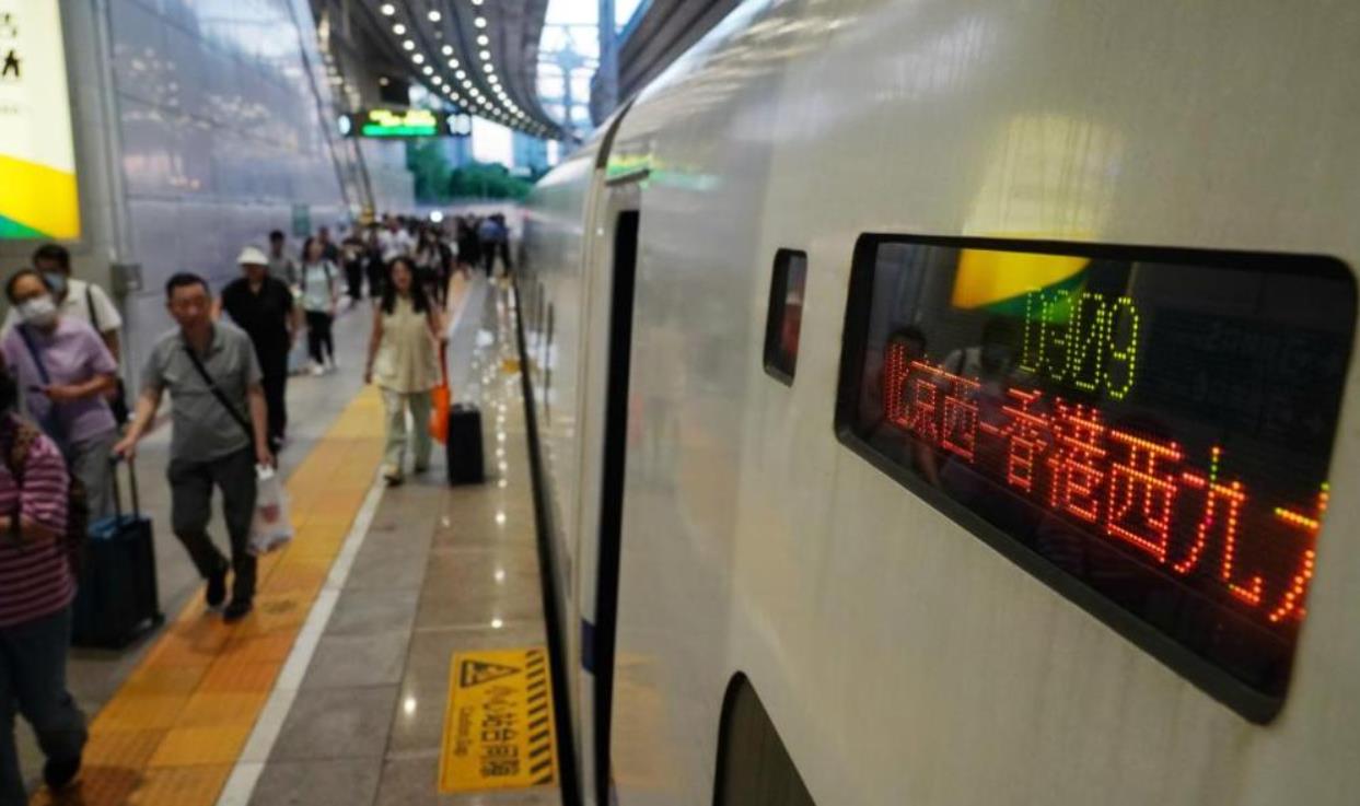 李家超：京港滬港動(dòng)臥列車受歡迎 會(huì)朝著滿足旅客需求全盤(pán)考慮