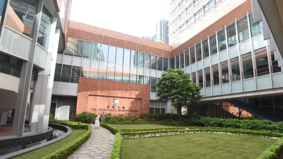 消息指大學(xué)明年起分3年加學(xué)費(fèi) 劉智鵬：冀加幅靠向較低百分比