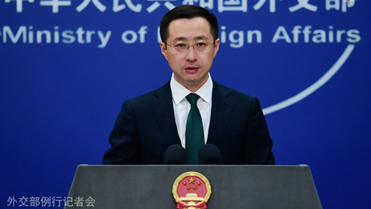 菲方稱中國海警在仁愛礁衝突中揮舞刀具 外交部：菲方顛倒黑白 倒打一耙！