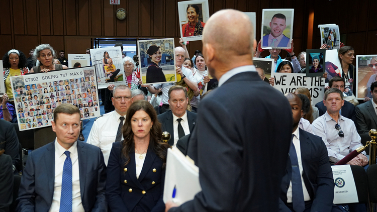兩起空難致346人遇難 遺屬要求對波音罰款近2000億 並追究刑責(zé)