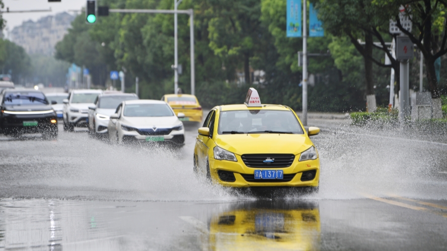 中央氣象臺(tái)發(fā)布今年首個(gè)暴雨紅色預(yù)警