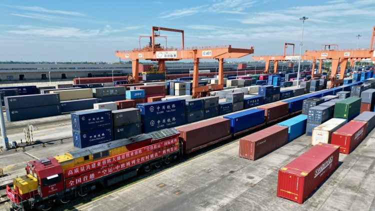 亞蓉歐「空鐵聯(lián)運(yùn)」國際班列在蓉首發(fā)