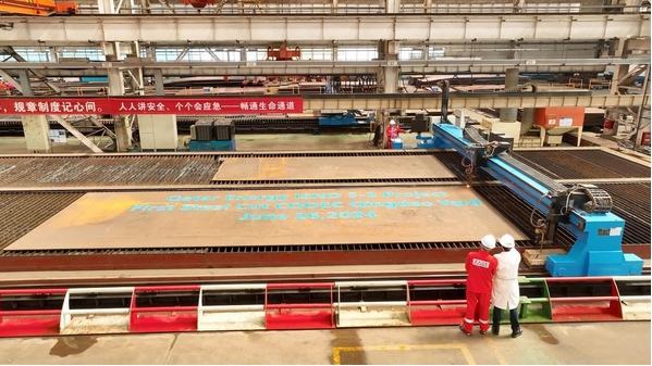 中國(guó)承建的卡塔爾ISND5-2海上油氣工程在青島開(kāi)工建造