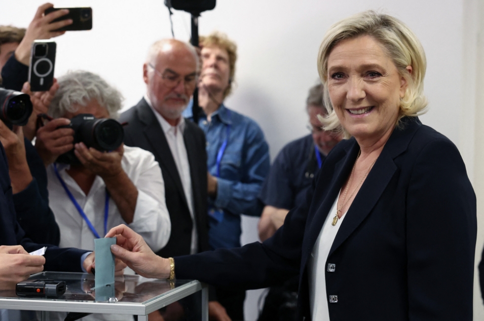 國會變天 極右國民聯(lián)盟料大勝法國或現(xiàn)共治政府