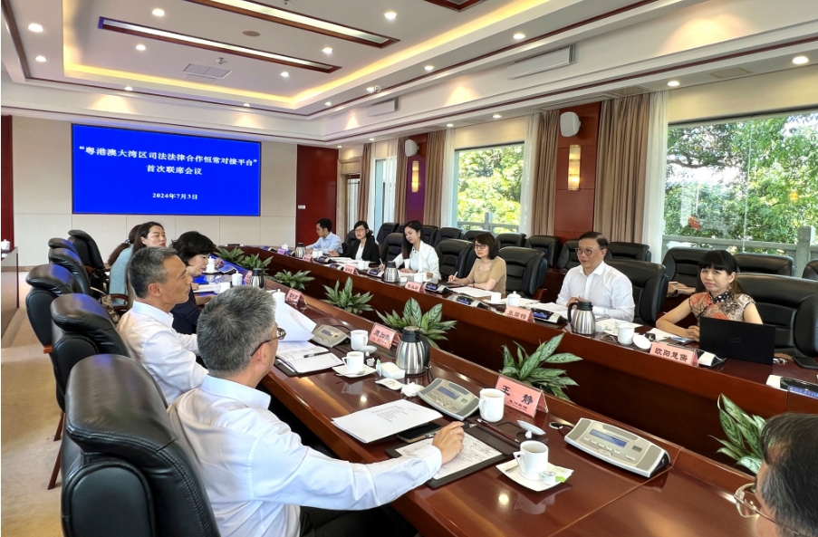 律政司與最高人民法院推進(jìn)大灣區(qū)對(duì)接工作 張國(guó)鈞：冀發(fā)揮「一國(guó)兩制三法域」優(yōu)勢(shì)