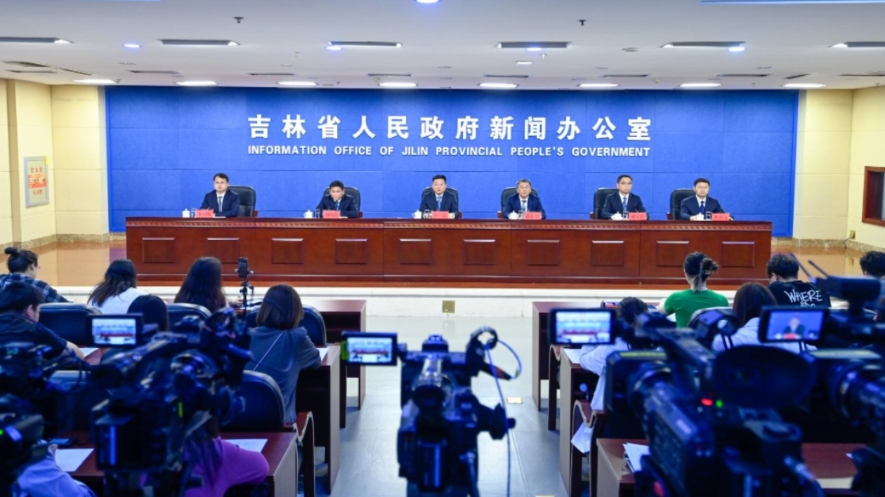 吉林市常務(wù)副市長(zhǎng)武忠旭答香港商報(bào)問：四策並舉留人才