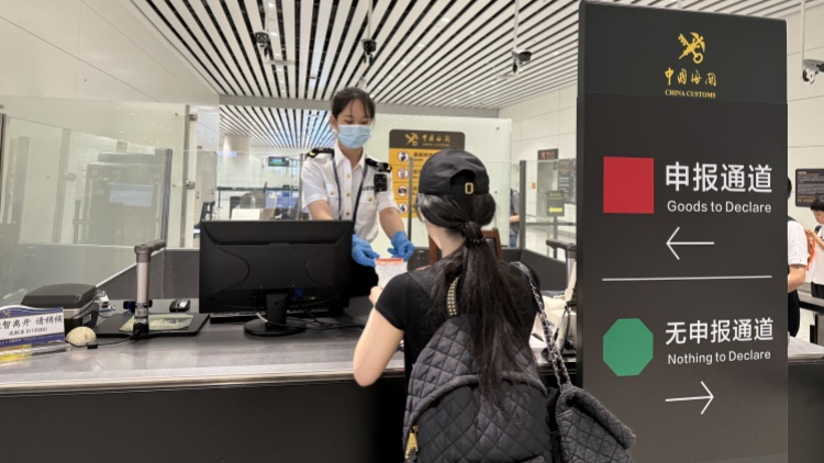 廣州白雲(yún)機(jī)場(chǎng)上半年入境通程航班超1萬架次