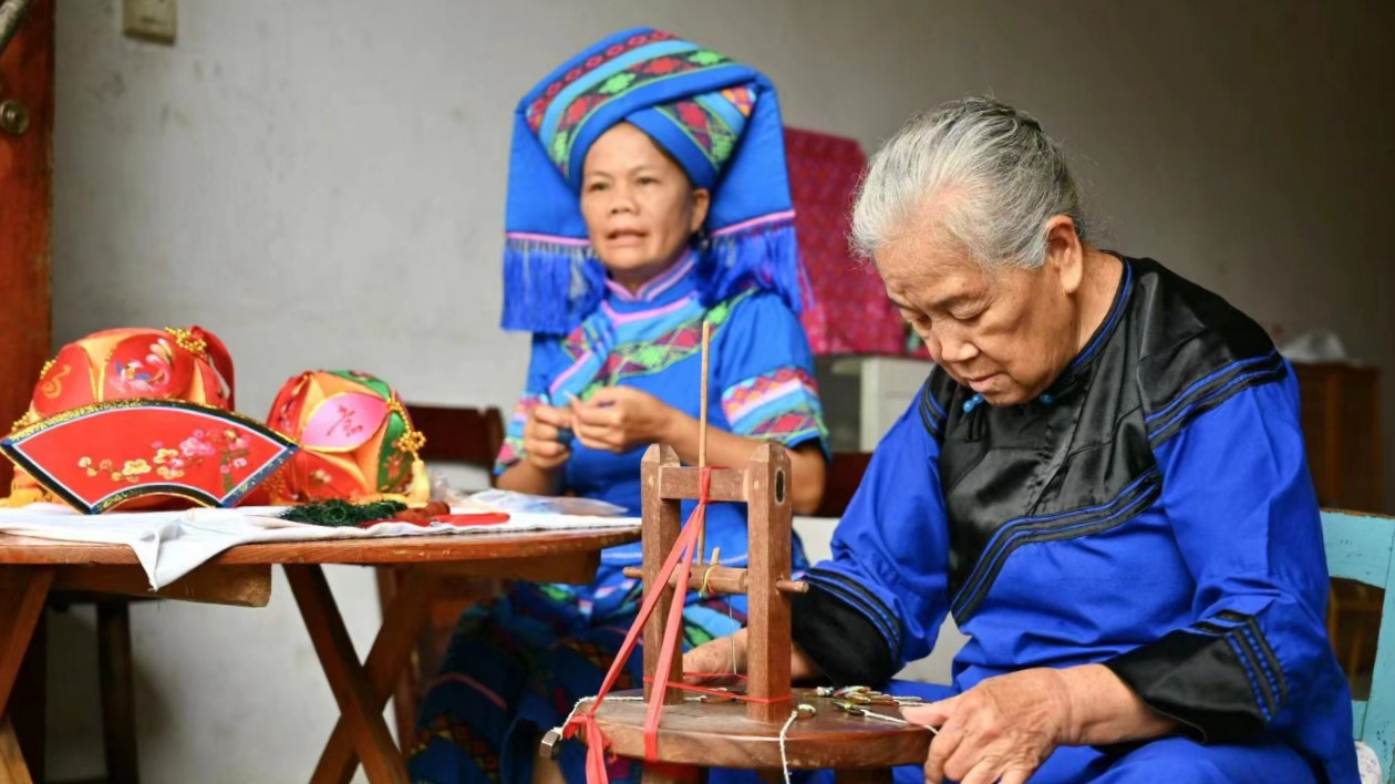 海外華文媒體走進(jìn)桂靖西感受當(dāng)?shù)亍咐寺a(chǎn)業(yè)」