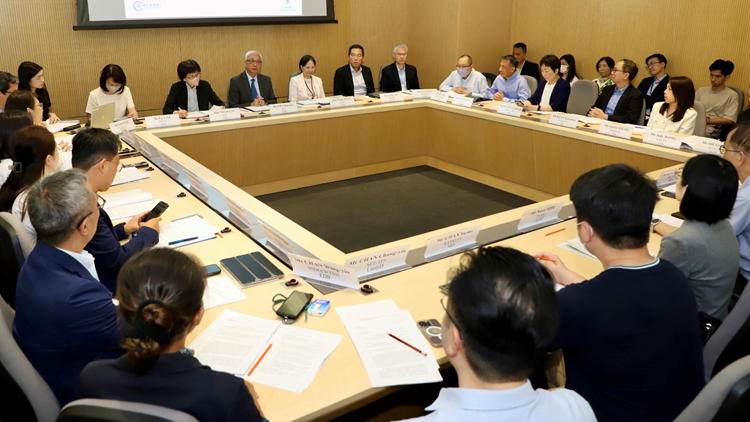 防治蟲鼠督導(dǎo)委員會(huì)開會(huì)加強(qiáng)跨部門協(xié)作 防止本地感染登革熱個(gè)案擴(kuò)散