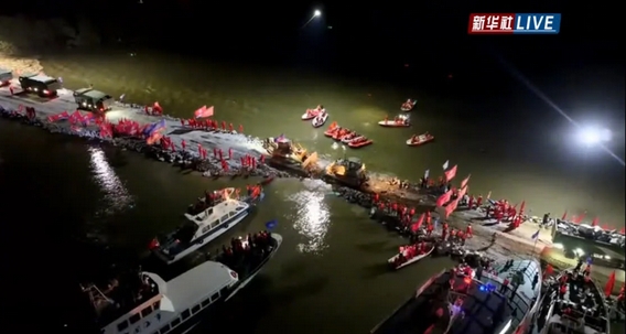 堵住了！湖南岳陽市華容縣洞庭湖一線堤防決口完成合龍