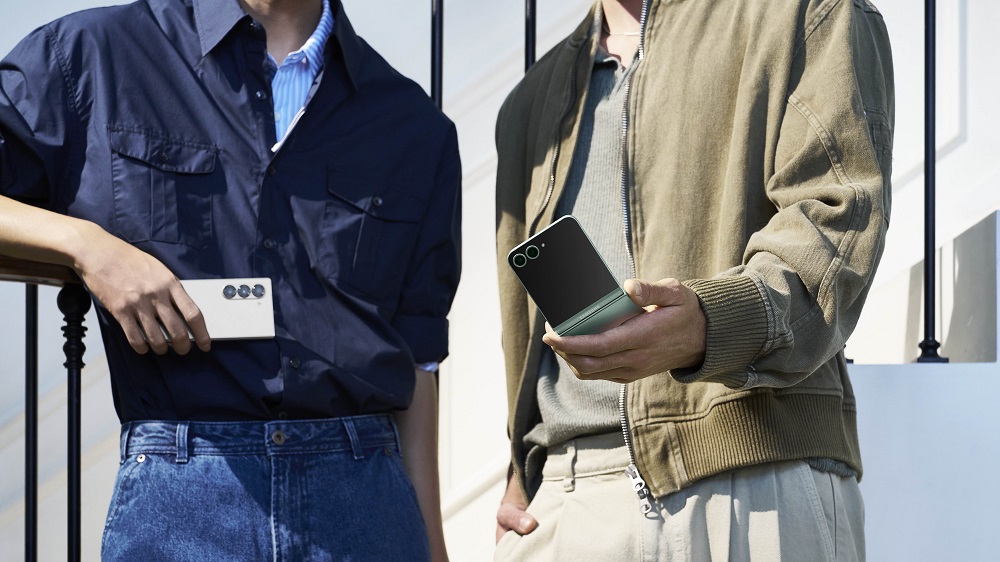 【數(shù)碼】全新摺疊屏幕手機 搭配AI提升創(chuàng)作力