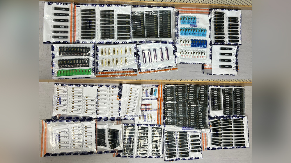 警破元朗毒品儲存?zhèn)} 拘一對男女檢338萬元毒品