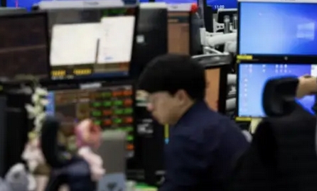 韓國IT巨頭Kakao創(chuàng)始人金範(fàn)洙涉嫌操縱股價(jià)被批捕